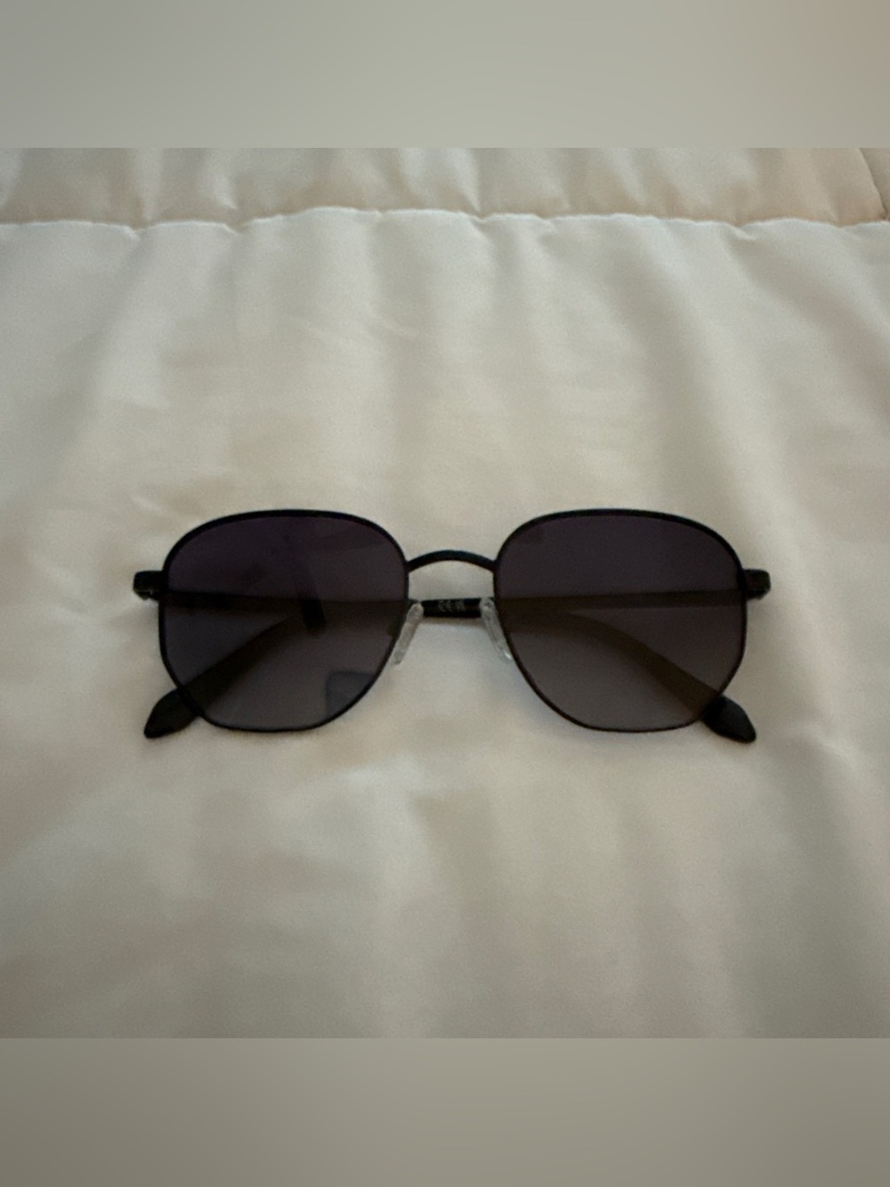 quay “BIG TIME” black sunglasses